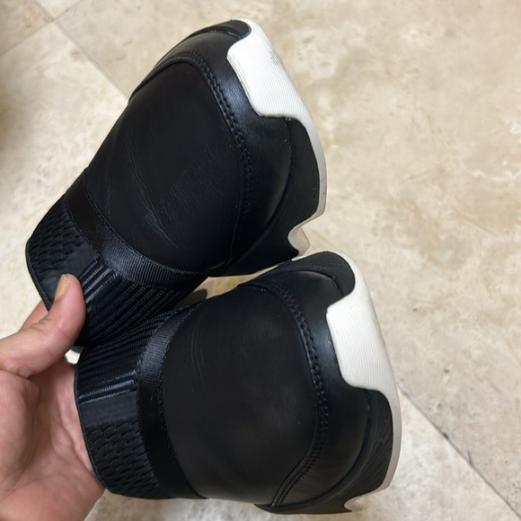 Sorel black leather silp on sneakers - Picture 7 of 11